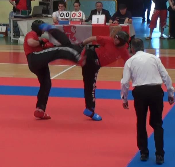 Julián Gómez Terradillos entrenando Kickboxing