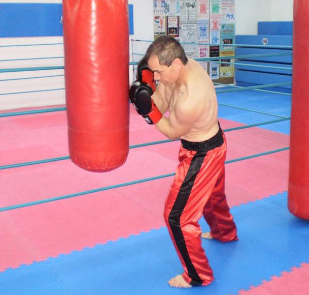 Julián Gómez Terradillos entrenando Kickboxing